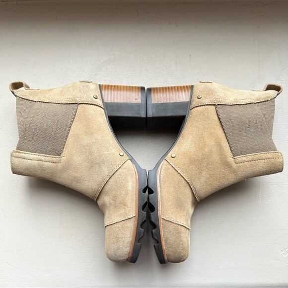 Sorel Addington Chelsea Tan Suede Pull On Boho Ankle Boot Stacked Heel Women 8.5 - Picture 3 of 13